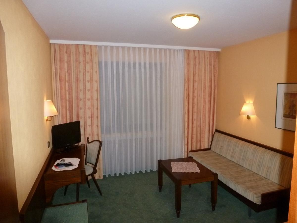 Hotel Am Schoenbuchrand Tuebingen Exterior photo